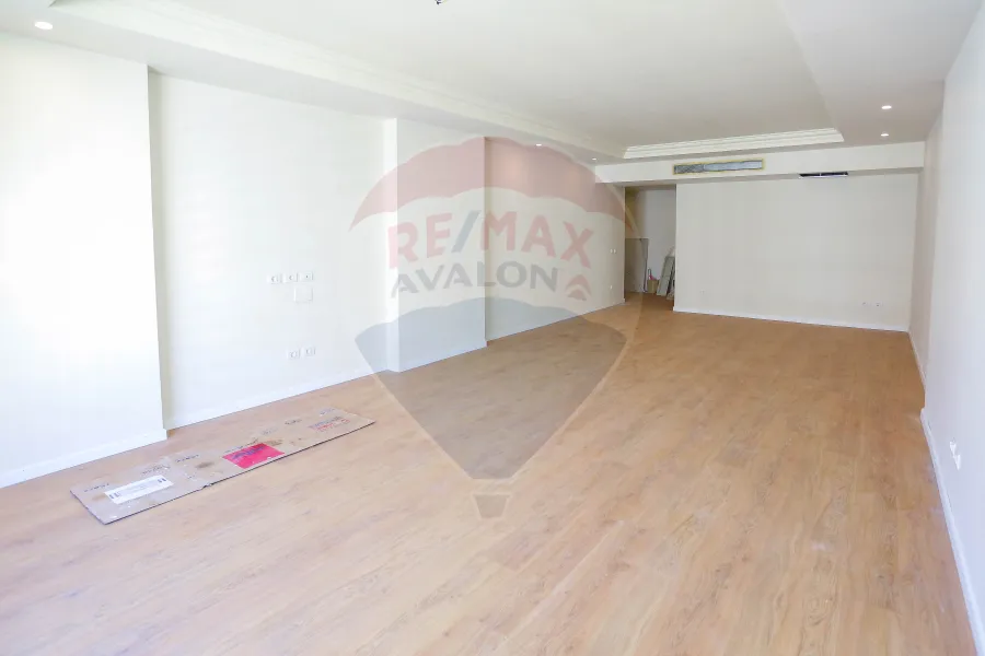 شقة للبيع 255 م سموحة (شارع فوزى معاذ الرئيسي)