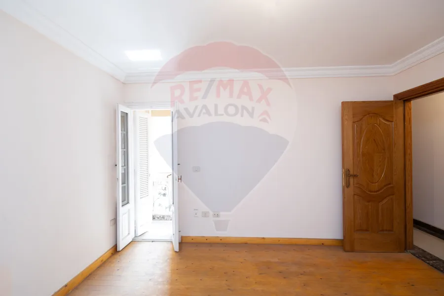 شقة للبيع 190 م جليم (علي الترام مباشرة - عمارة براند)