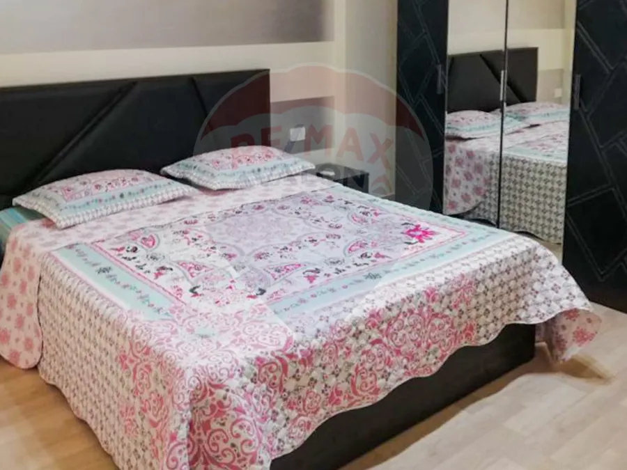 Ground Chalet with Garden for sale (Hacienda Bay) 380 m