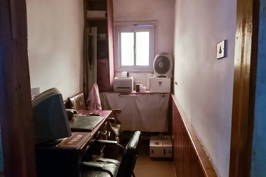 مقر ادارى للبيع 80 م محطة الرمل ( ش دكتور حسن فضالي )