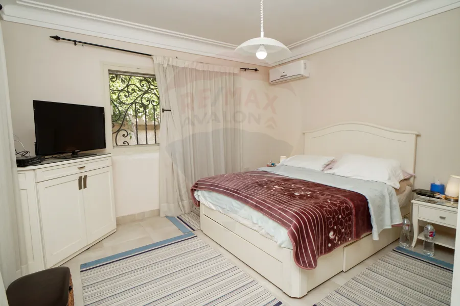 فيلا للبيع 4,200 م (فدان) كينج مريوط (بالقرب من واحة خطاب)