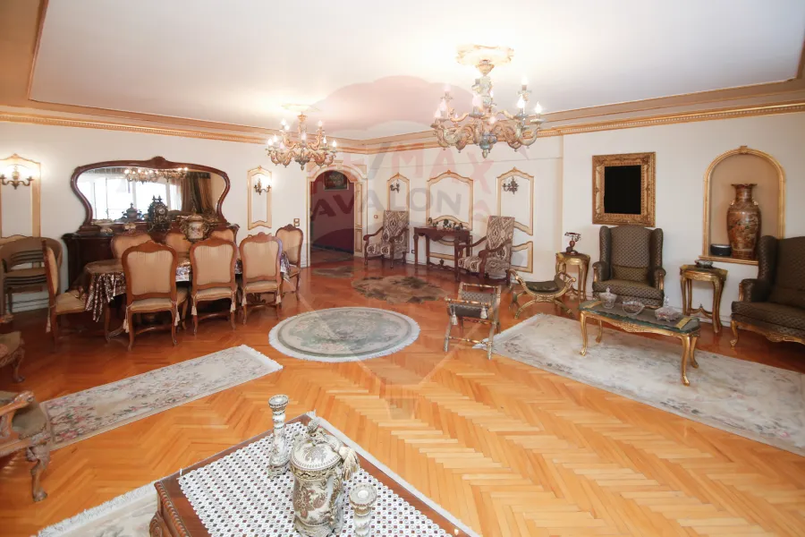 شقة للبيع 275 م سموحة (ش ألبرت الأول)