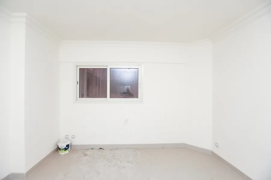 Apartment For Sale 300 m Smouha (Fawzi Moaaz St.- Seif Building)