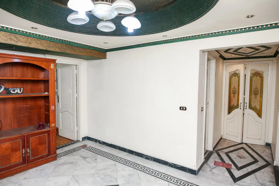 Apartment For Rent 190m Gleem (Steps From Qournish Road)