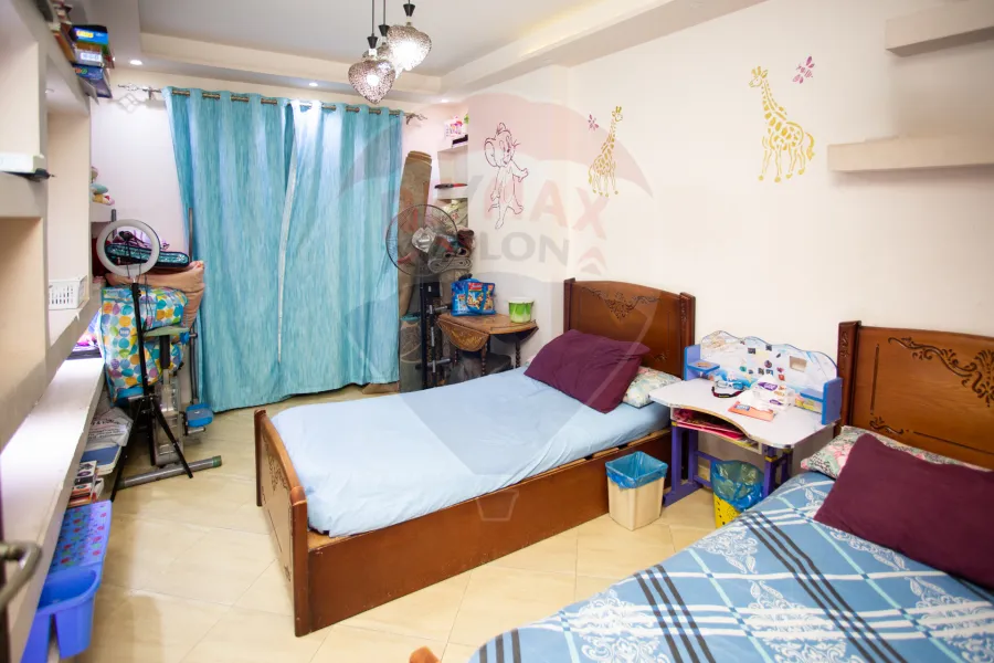 شقه للبيع 135 م سموحة (ش النصر)