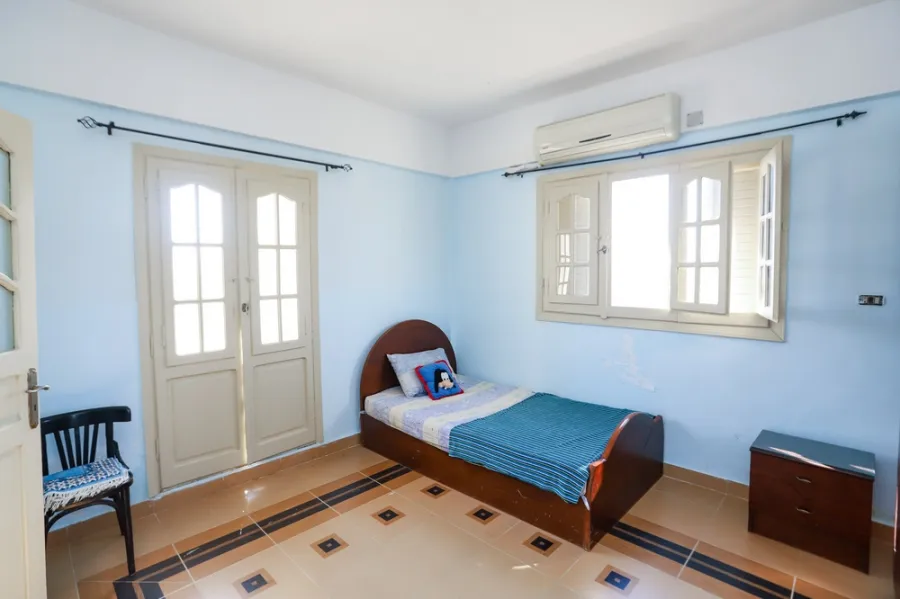 فيلا للبيع او للإيجار مفروشة 1600م بكينج مريوط  (خلف فندق افريكانا)