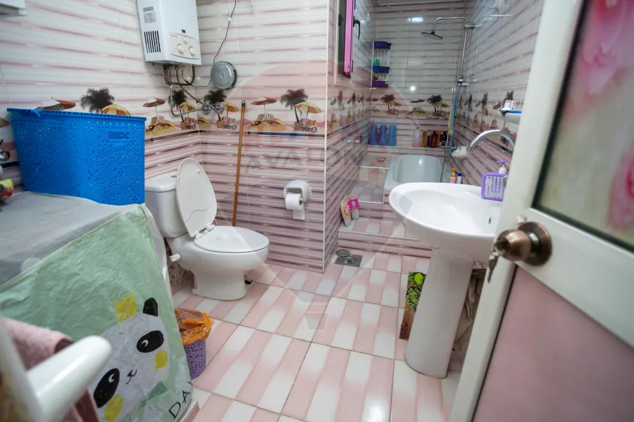 شقة للبيع 150 م العصافرة بحري (بجوار فندق الورده البيضاء)