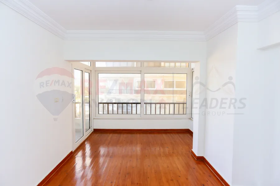 Apartment for sale 180 m Montazah (Sheraton Towers)