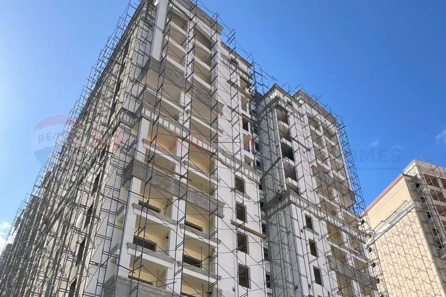 شقة للبيع 131 م سموحة (مروج )