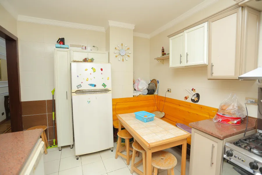 شقة للبيع 215م رشدي (عمارة عزيز شنوده)