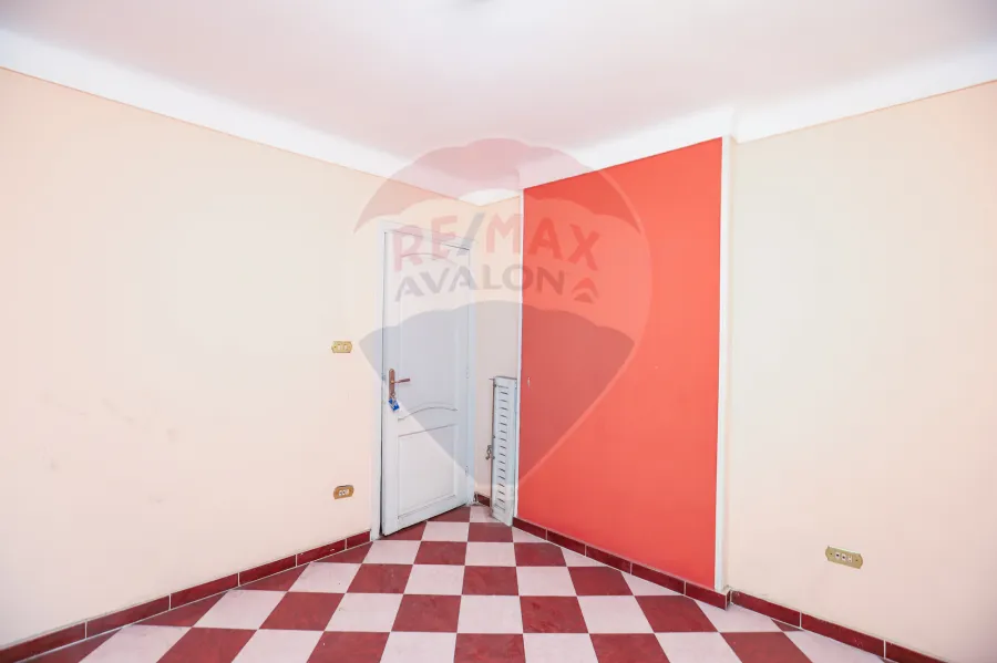 شقة للبيع 220 م ميامي (  خطوات من البحر )