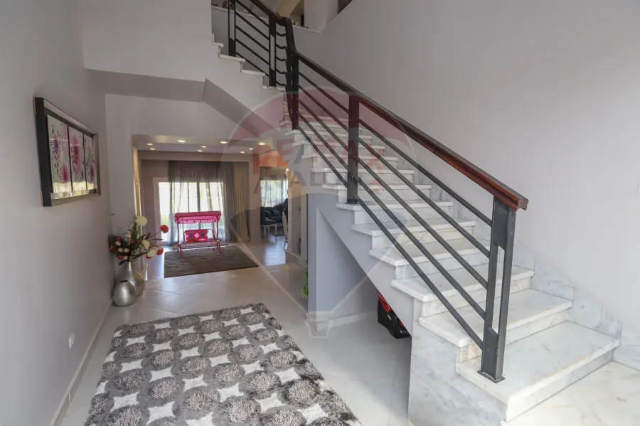 فيلا للإيجار بدون فرش  900 م بكينج مريوط (تقسيم الجمارك)