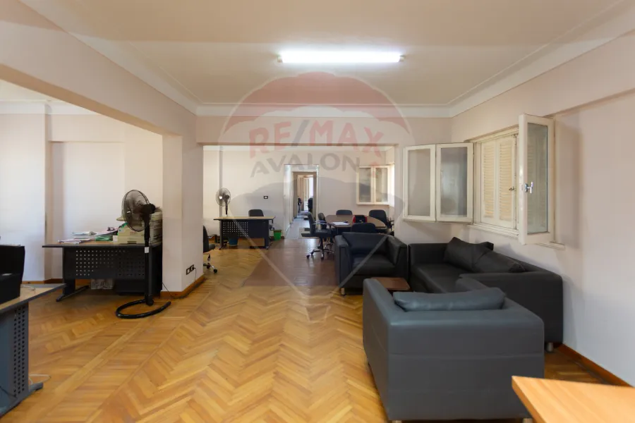 شقة للبيع 300 م سموحة (ش الطيار محمود شكري)