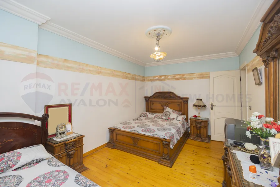 Apartment for sale 185 m Gleem (Mahmoud El Deeb St - second number from the sea)