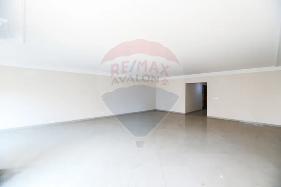 شقة للبيع 255 م جليم ( شارع ابو قير الرئيسي )