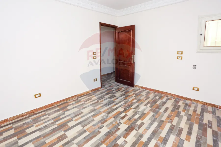 دوبلكس للإيجار  300 م سموحة (ش بهاء الدين الغتوري - خطوات من فوزي معاذ)