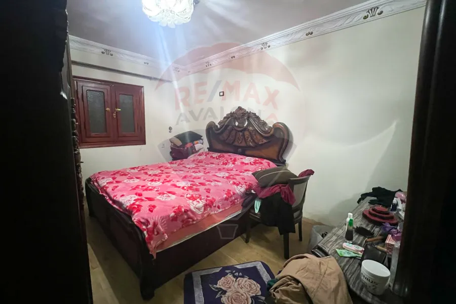 شقة للبيع 130 م محرم بك ( ش يكن)