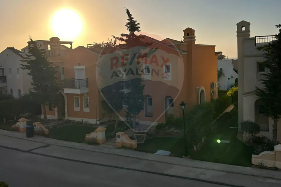 فيلا للبيع الساحل (رأس الحكمة - ماونتن فيو)