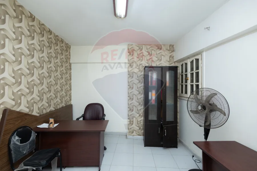 شقة للإيجار 165 م ميامي (ش جلال حماد)