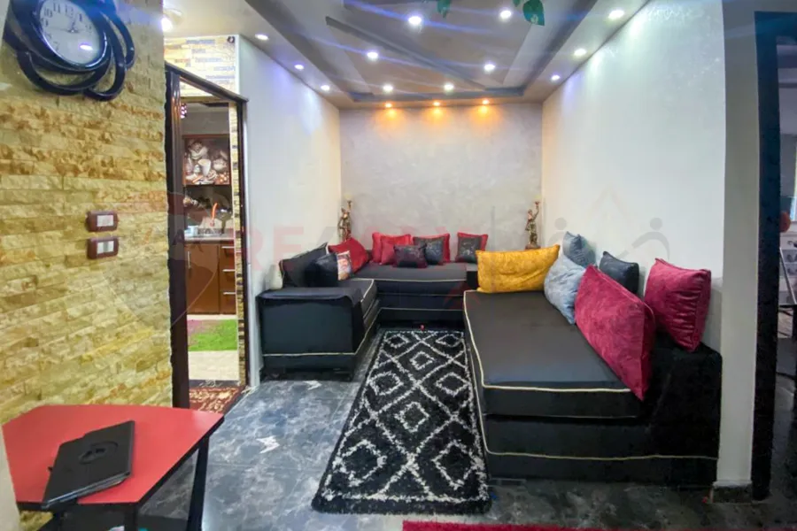 Apartment for sale 100 m Stanley (steps from the sea)