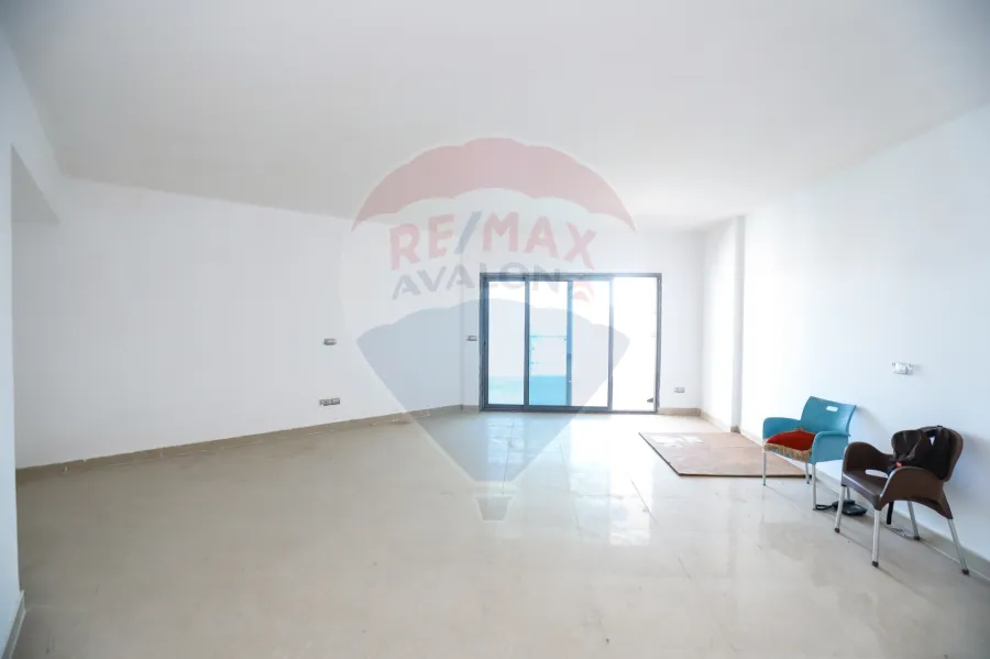 شقه للايجار 220 م سموحة (أبراج الجيش أمام نادي الجياد)