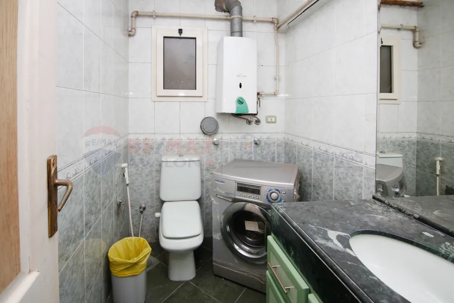 شقة للبيع 580 م جليم (على البحر مباشرة ) - فيو كامل علي البحر مباشرة