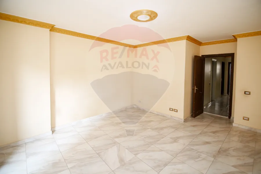 Apartment for rent 200 m Louran (Sarhank St.)