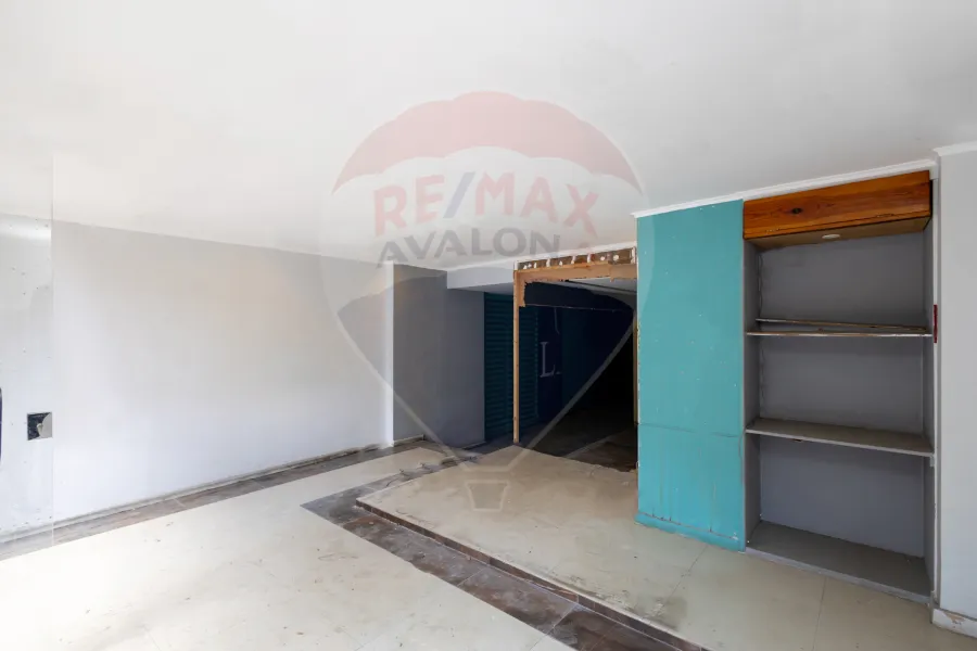 shop for sale 300 m Tharwat (Abdul Hamid Al-Deeb st)