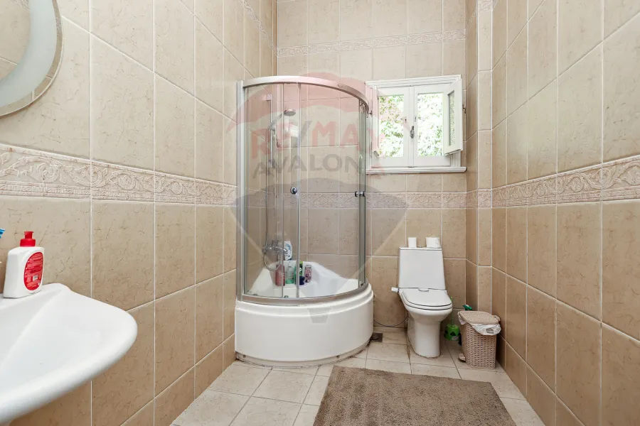 فيلا للبيع 1,800 م كينج مريوط (خلف ماكدونالدز)