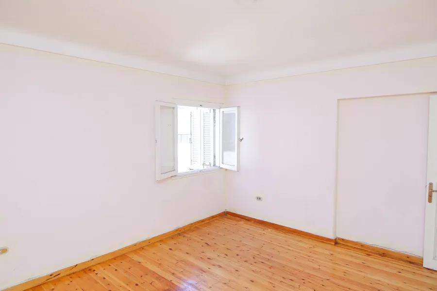 شقة للبيع 130م فلمنج ( شارع الفتح - على الترام )