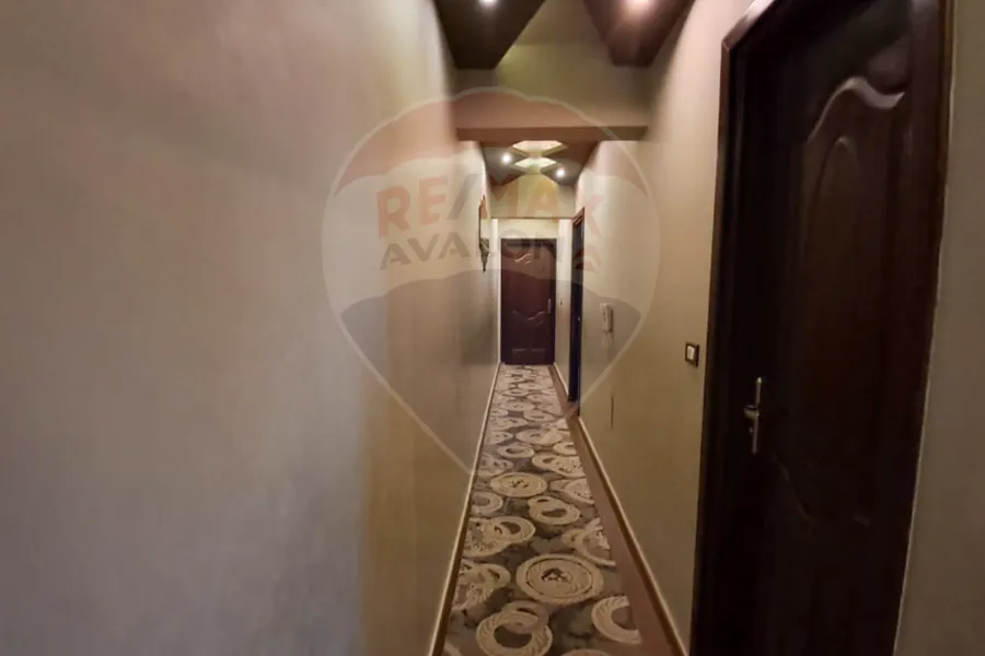 شقة للبيع 134 م  سموحة (ابراج رويال بلازا)