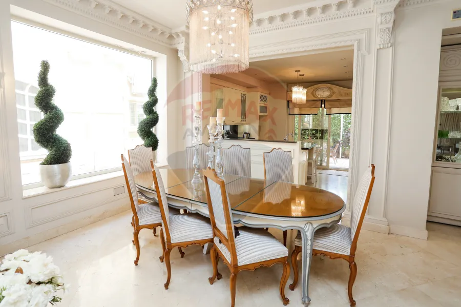 فيلا للبيع 330 م ( كومباوند ميروزا ) - بجوار كارفور سيتي سنتر