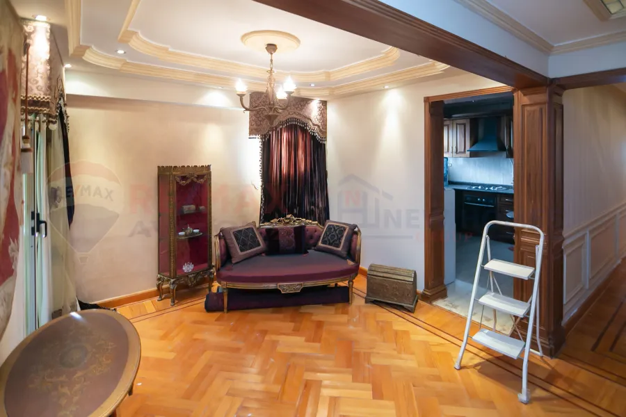 Apartment for sale 240 m Kafr Abdo (Sakina Bnt Al-Hussein st.)