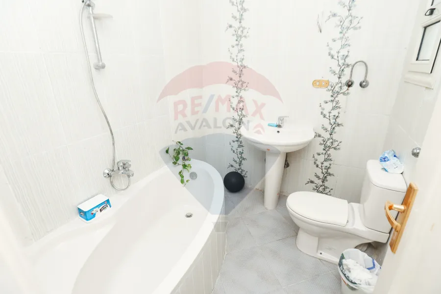 Duplex for rent 215 m Stanly ( Sec Num Branched from the sea )