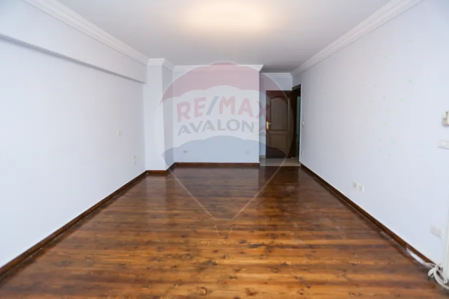 Apartment for sale 270 m Smouha (El Villat Distrect-steps from fawzia's palace