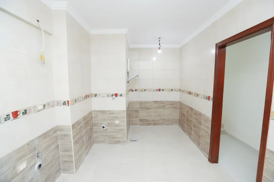 شقة للبيع 210م سموحة (ش مسجد ناصر) -