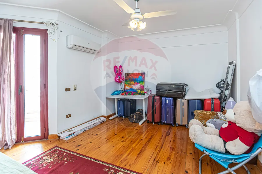 شقه للبيع 185 م لوران (ش سيرهنك )