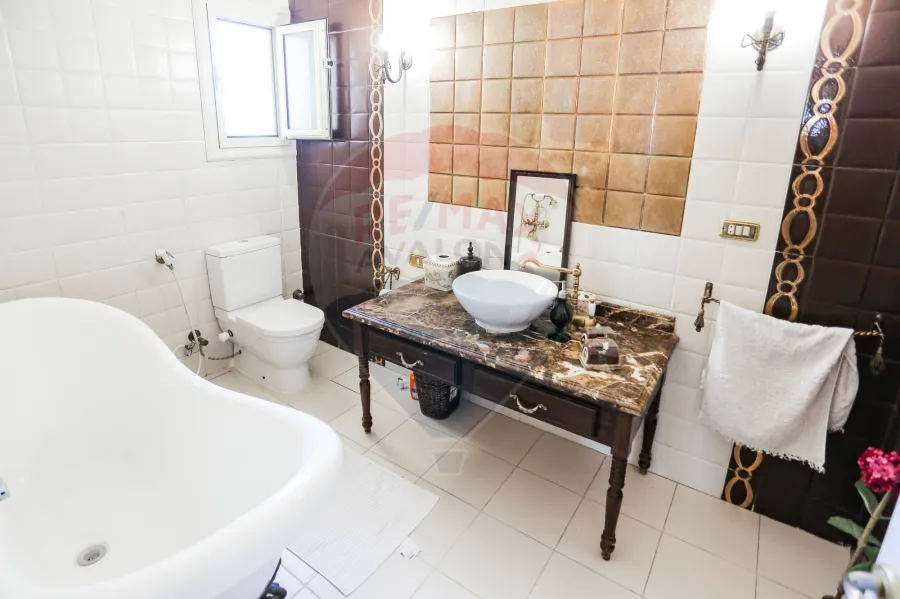 Apartment For Sale 219 m Smouha (50's St)