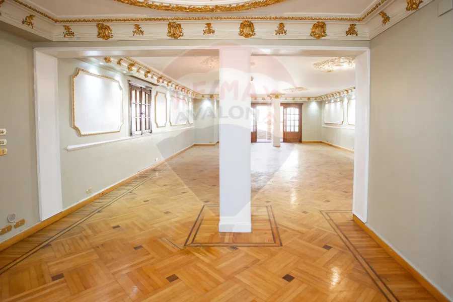 شقة للبيع 380 م كامب شيزار (شارع بورسعيد)