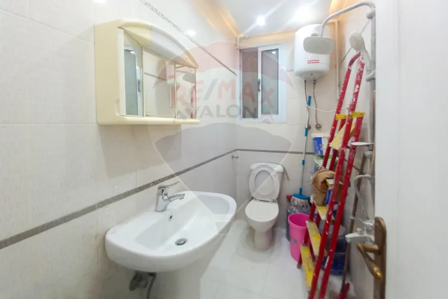 شقة للبيع 150 م رشدي (ش أبوقير مباشرة)