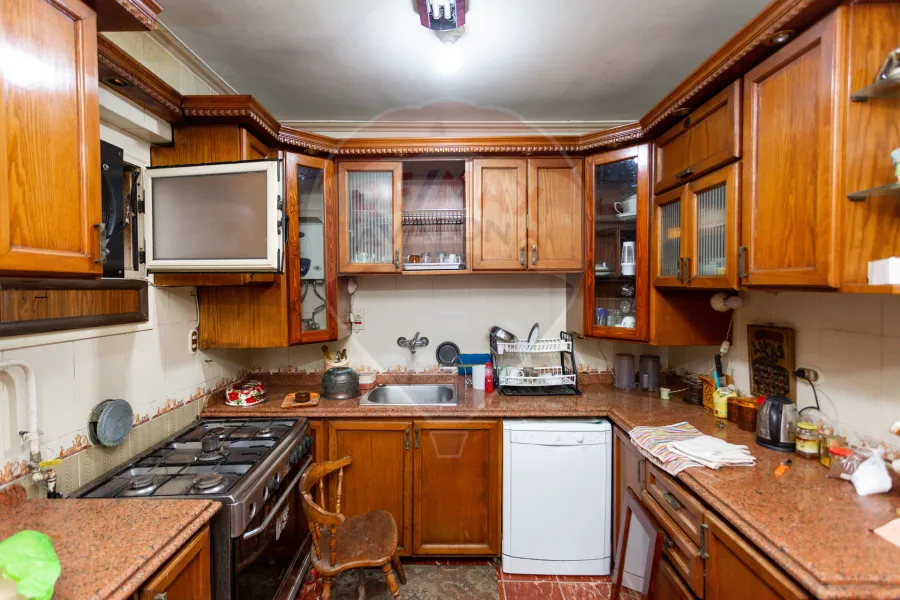 شقة للبيع 176 م ستانلي (ش عبد الحميد العبادي)