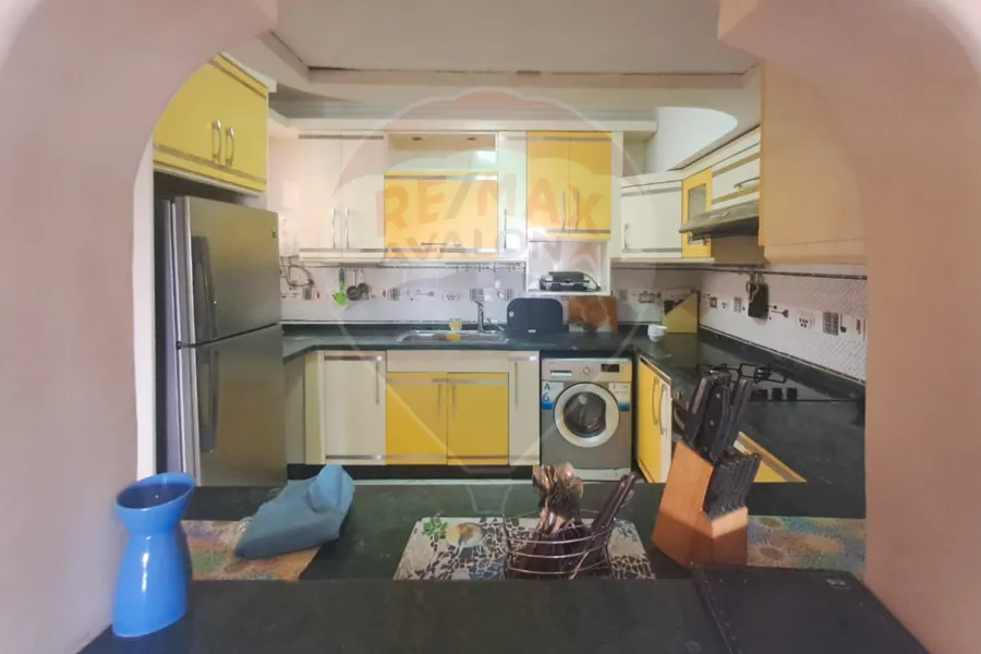 شقة للإيجار المفروش 200 م سموحة (ش فوزي معاذ