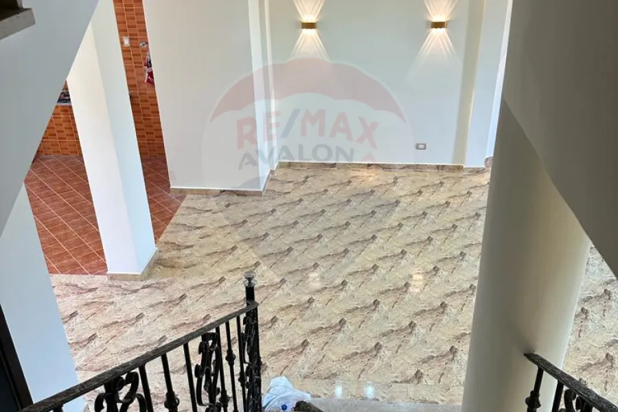 فيلا ستاند الون للبيع (قرية فالنسيا - الكيلو 57) 350 م