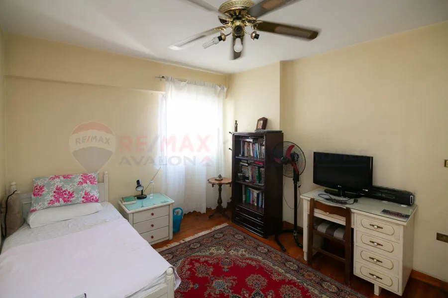 شقة للبيع 220 م سموحة (متفرع من ش مصطفى كامل)