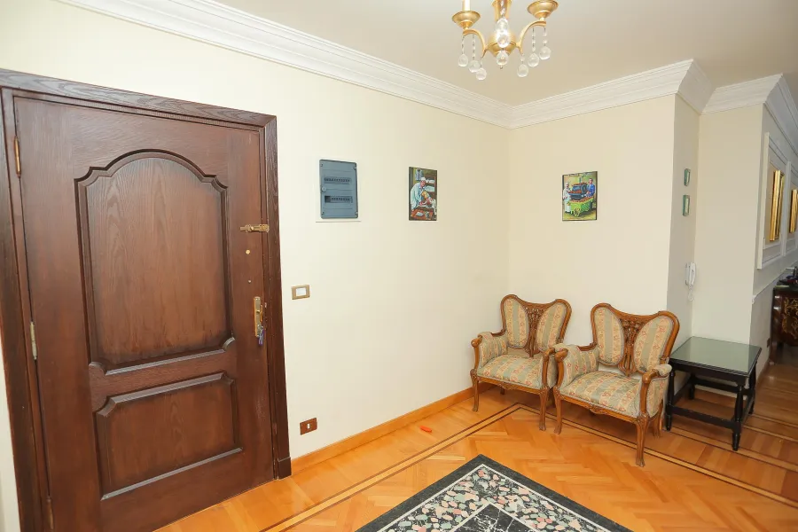 شقة للبيع 215م رشدي (عمارة عزيز شنوده)