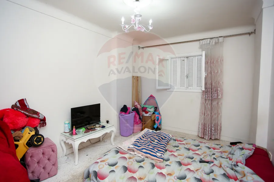 شقة للبيع 80 م جناكليس (ش عمر المختار)