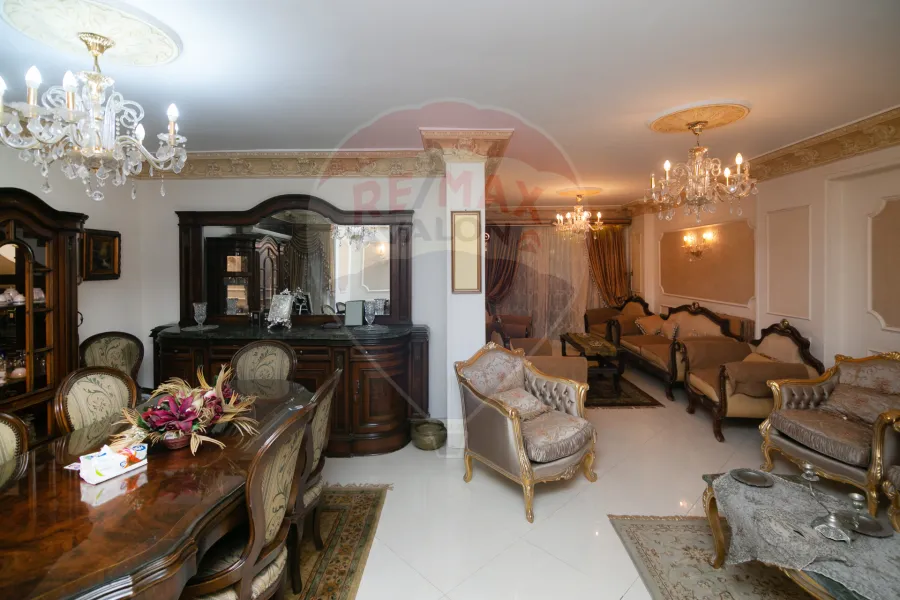 شقة دوبلكس للبيع  180 م بولكلي (خطوات من ش أبو قير)