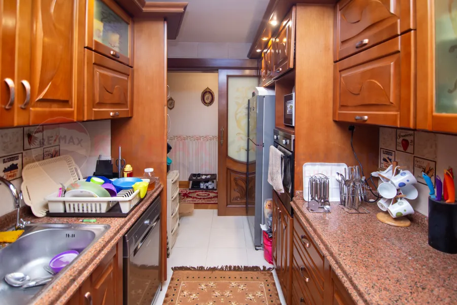 شقة للبيع (لاند مارك) سموحة 150 م