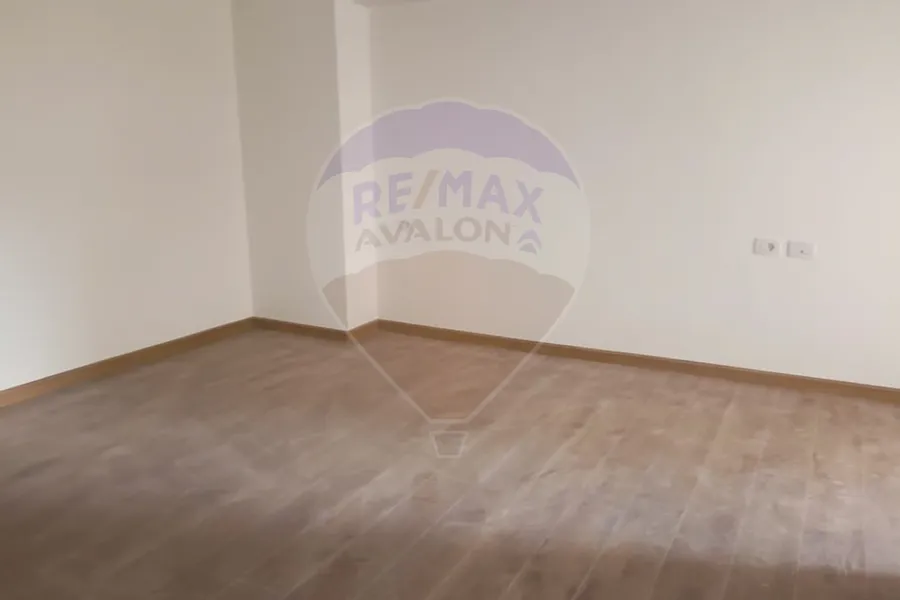 شقة للإيجار 175 م سموحة (جراند فيو)