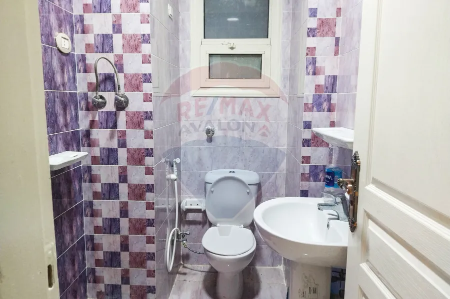 شقة للإيجار 160 م المنتزة (ش الملك)